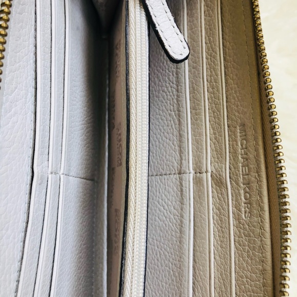 Michael Kors White leather handbag with wallet - Picture 14 of 14